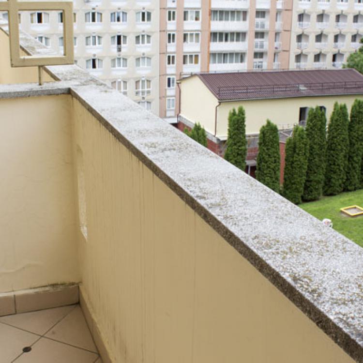 Балкон в 2 местных 2 комнатных Апартаментах в санатории Целебный Нарзан. Кисловодск